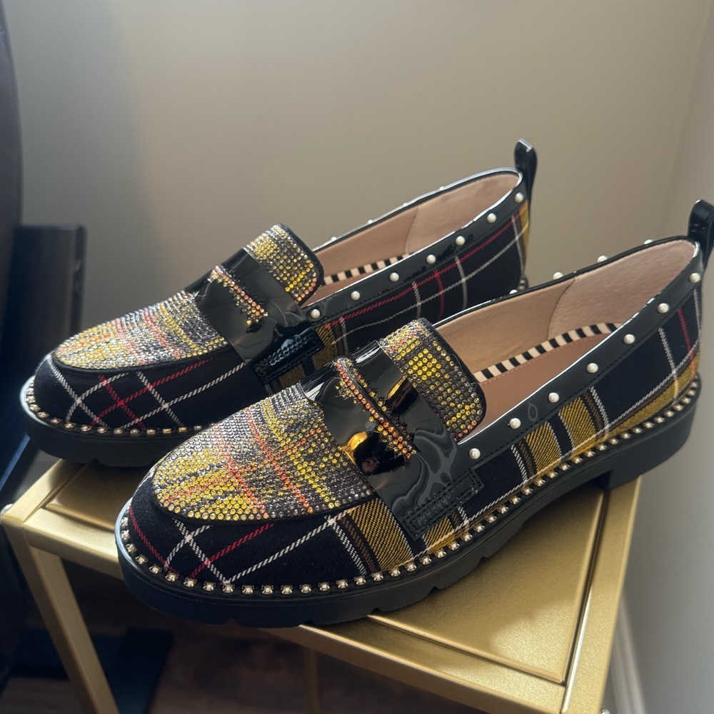 Betsy Johnson Halliee yellow plaid loafers size 7.5. Sparkly! New, never worn.